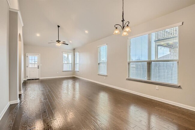 Building Photo - 137 Briar Park Dr