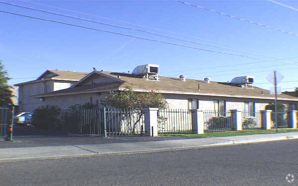 Building Photo - Rose Garden Apts