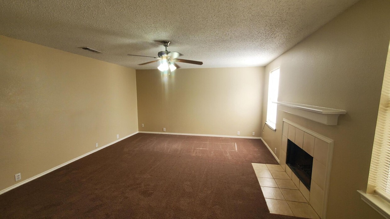 Move in ready Glenn Heights Home. Over 20... - Move in ready Glenn Heights Home.  Over 20...