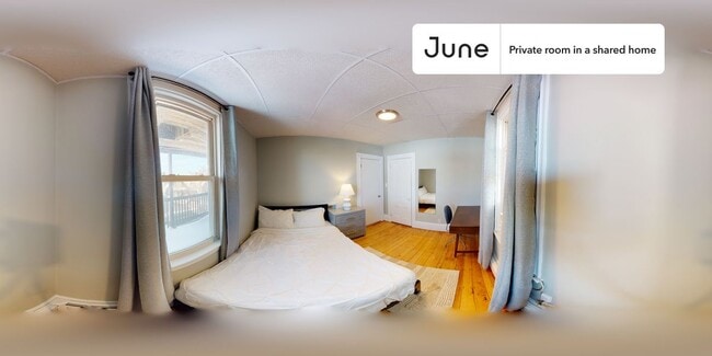 Building Photo - Private bedroom in 4 bed/1 bath Home