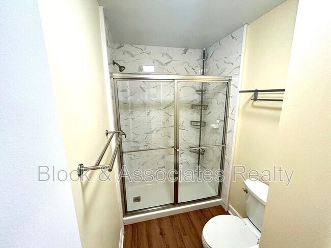 Building Photo - 409 Gooseneck Dr