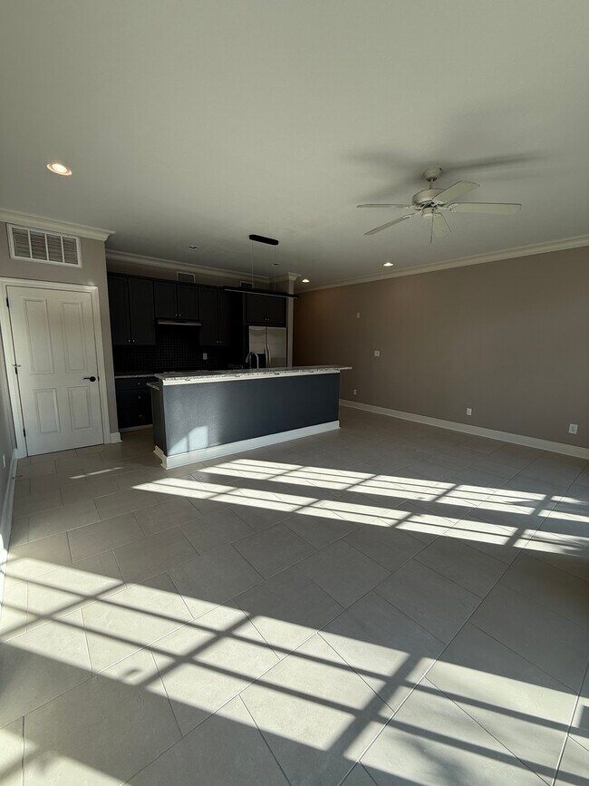 Building Photo - 108 S Alcaniz St