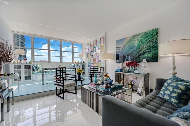 Building Photo - 800 West Ave