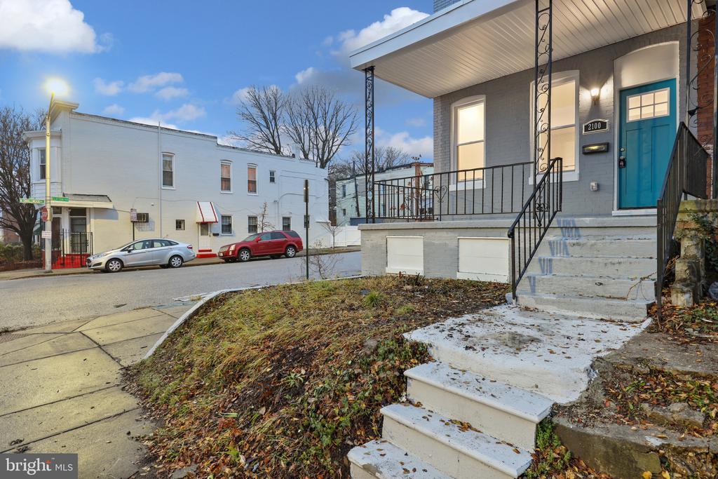 Primary Photo - 2100 N Smallwood St