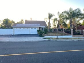 Building Photo - 1604 Avenida Del Vista