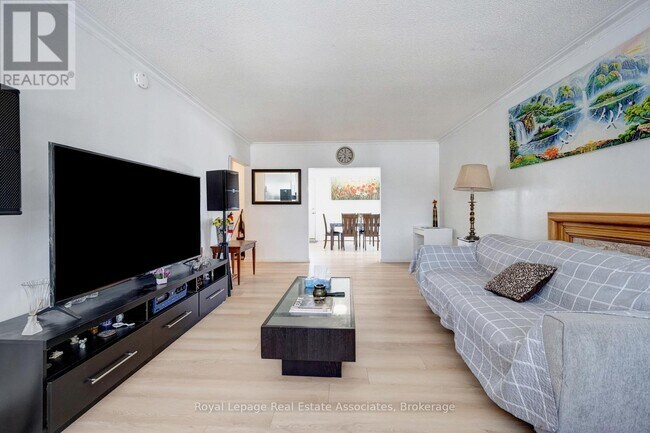 Building Photo - 69 Oldham Rd