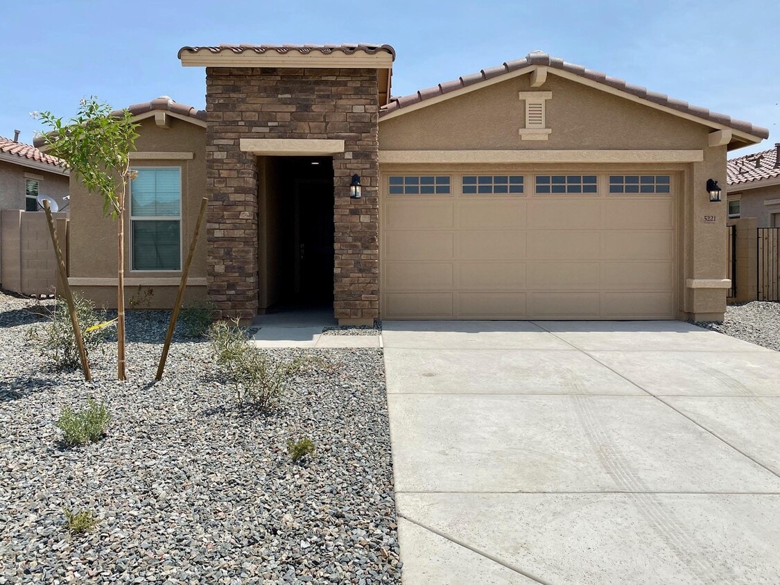 Primary Photo - 5221 N 187th Ln