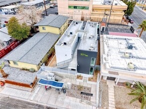 Building Photo - 304 S Maryland Pkwy