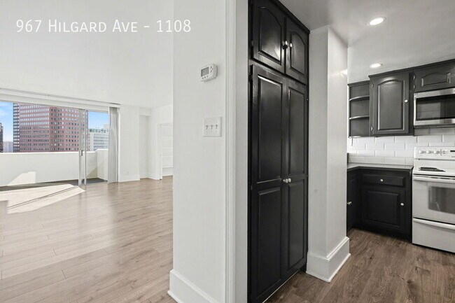 Foto del edificio - 967 Hilgard Ave