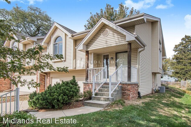 Building Photo - 3 br, 3 bath House - 5574 Walnut Street
