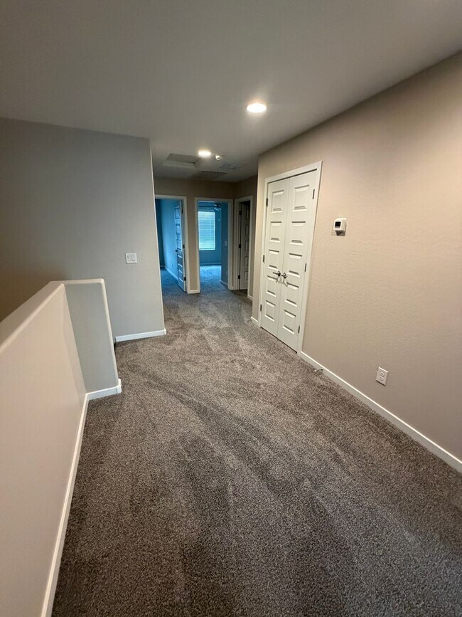 Foto del edificio - Beautiful newer townhome for rent in Tempe