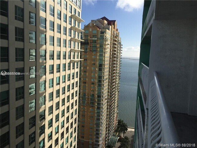 Foto del edificio - 1200 Brickell Bay Dr