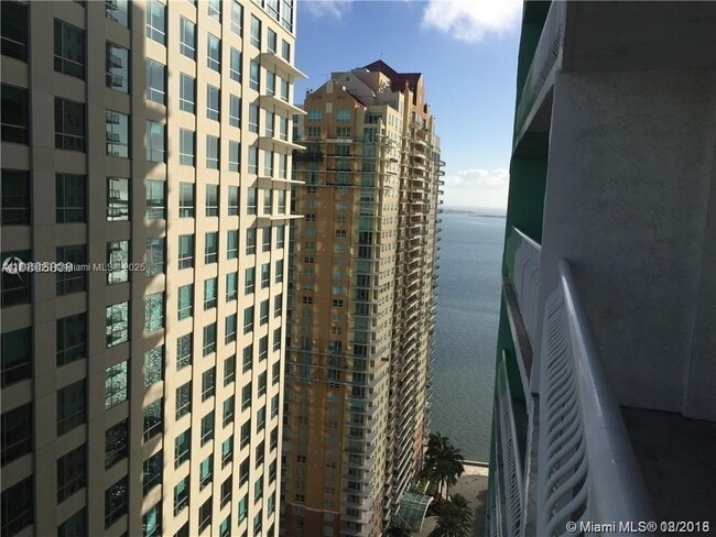 Building Photo - 1200 Brickell Bay Dr