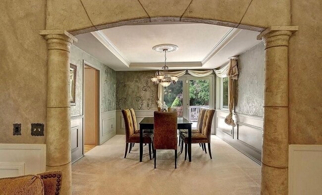 Foto del edificio - 4 Bedroom 3 Bath Spacious Home in Bellevue