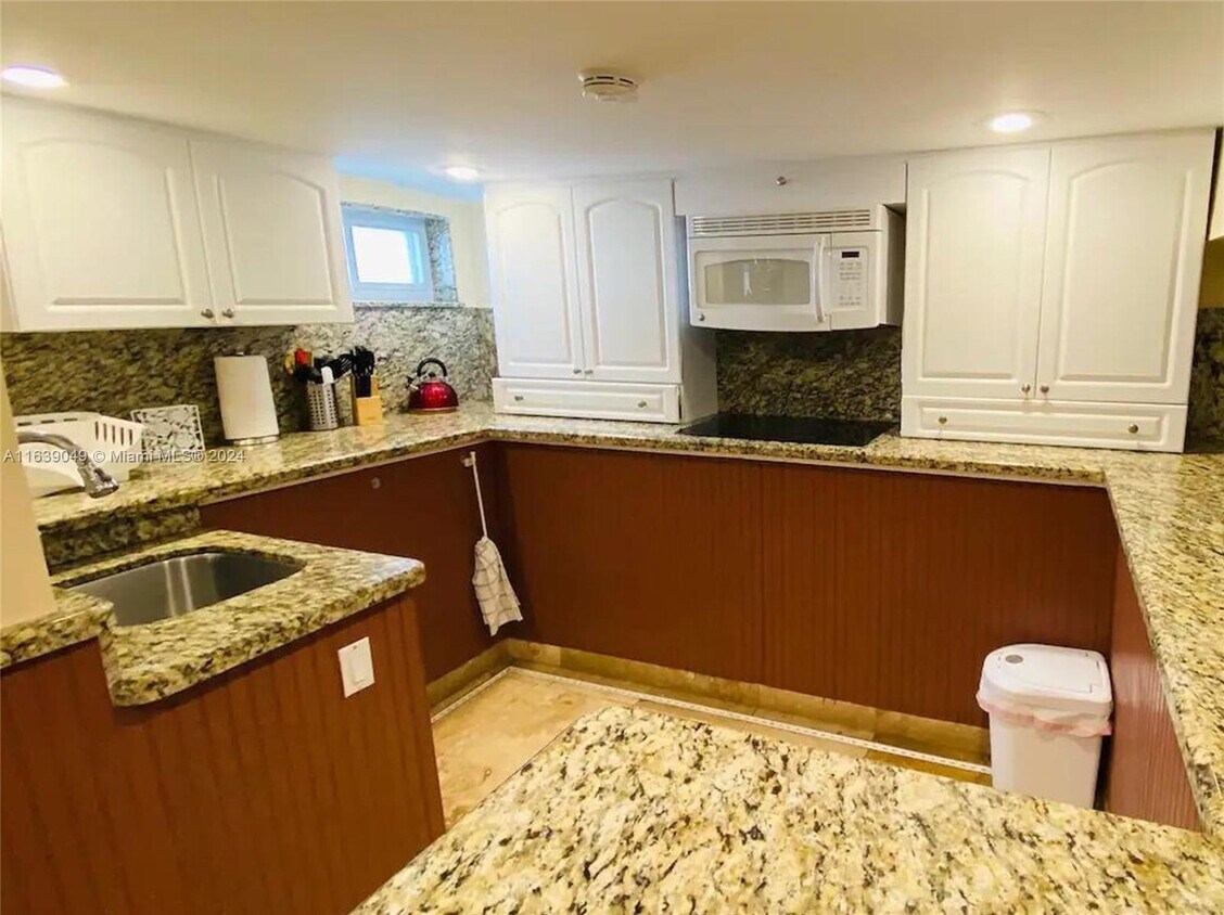 Foto principal - 1033 NW 6th St