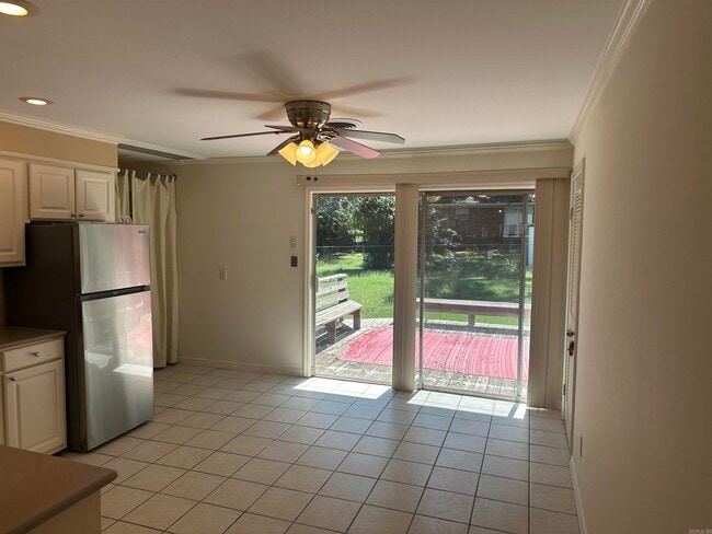 Building Photo - 9005 Penrose Ln