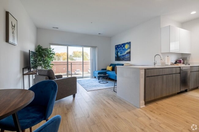 Interior Photo - Cardinal Square - Building D2