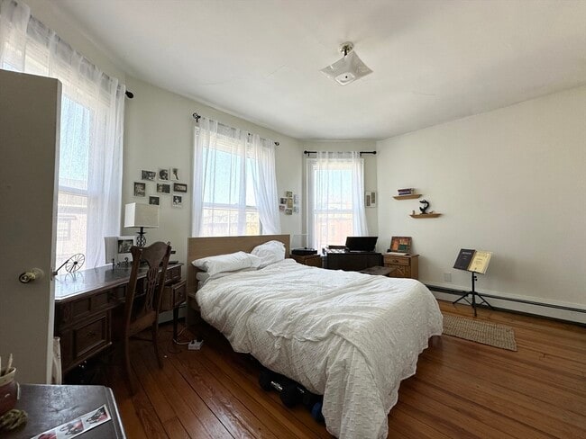 Building Photo - 46 Dana St