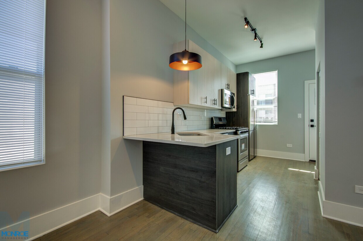 1317 W. Erie St. #3R | Kitchen - 1317 W. Erie St.
