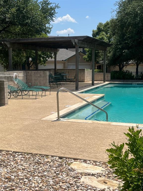 Building Photo - 2100 Pipers Field Dr