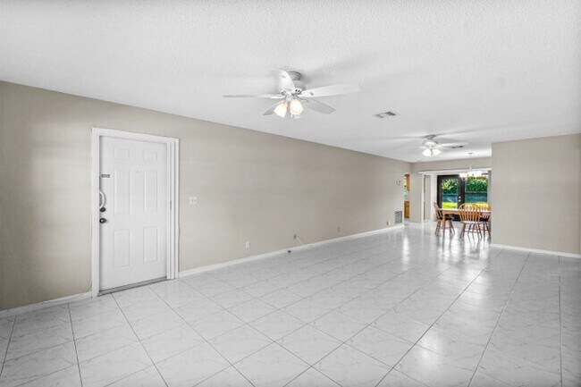 Building Photo - 4640 Rosewood Tree Ct