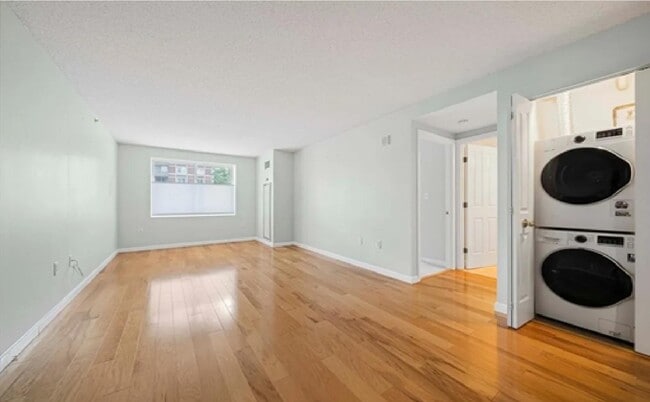 Photo - 8-12 Museum Way - 8-12 Museum Way Apartment