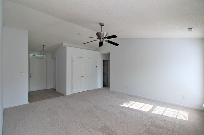 Building Photo - Charming 3-Bedroom Ranch Home in the Meriw...