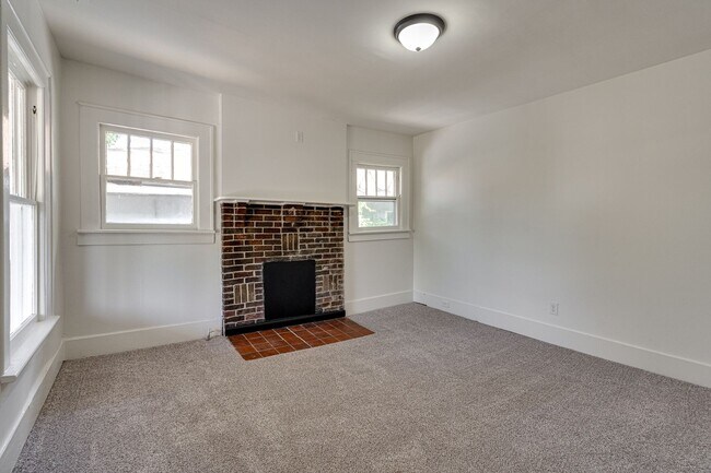 Foto del edificio - 3 bedroom renovated home!