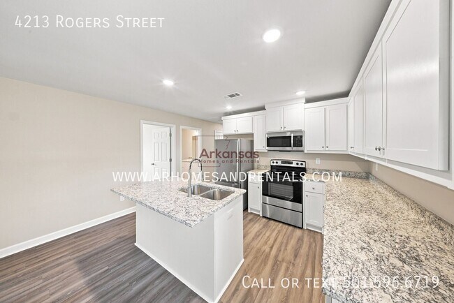 Foto del edificio - 4213 Rogers St
