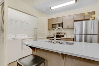 Building Photo - Haven Hills Apartments