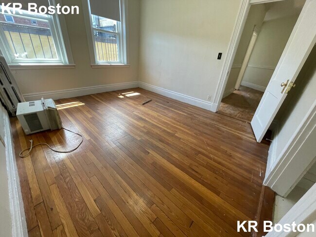 Building Photo - 1232 Commonwealth Ave