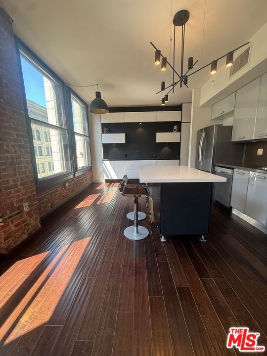 Foto del edificio - 460 S Spring St