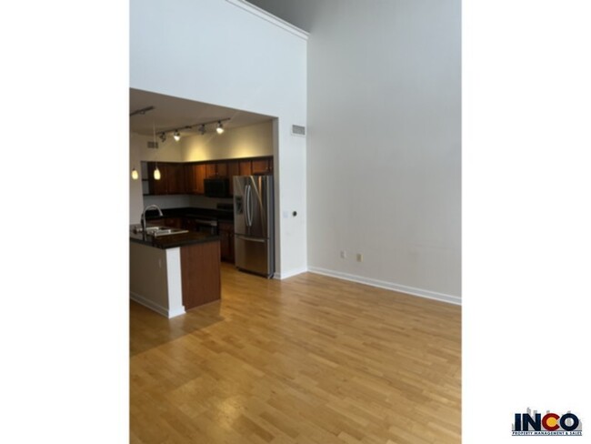 Foto del edificio - Beautiful 2 Bedroom 2 Bathroom Loft in the...