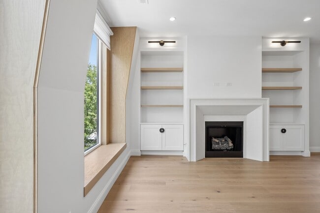 Building Photo - 3739 N Clifton Ave