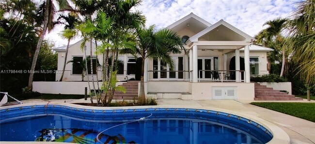 Foto del edificio - 621 N Mashta Dr