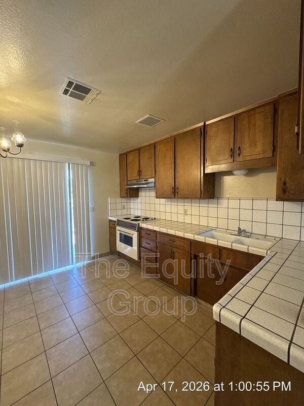 Foto del edificio - 5224 W Cambridge Ave