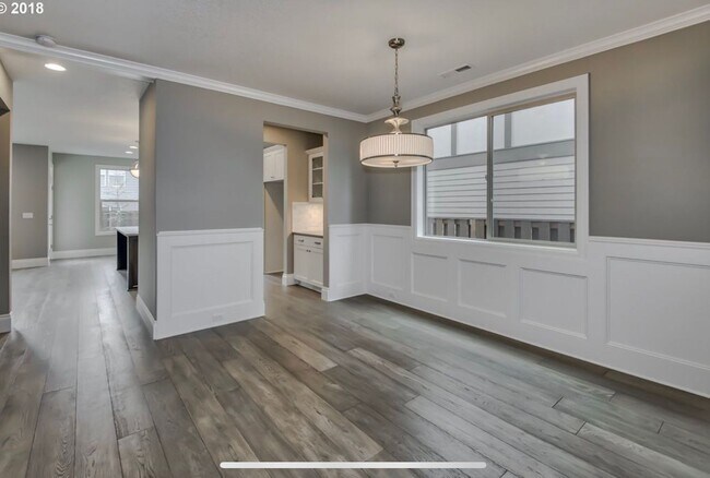Foto del edificio - Stunning Executive Home in Cedar Mill/Beth...