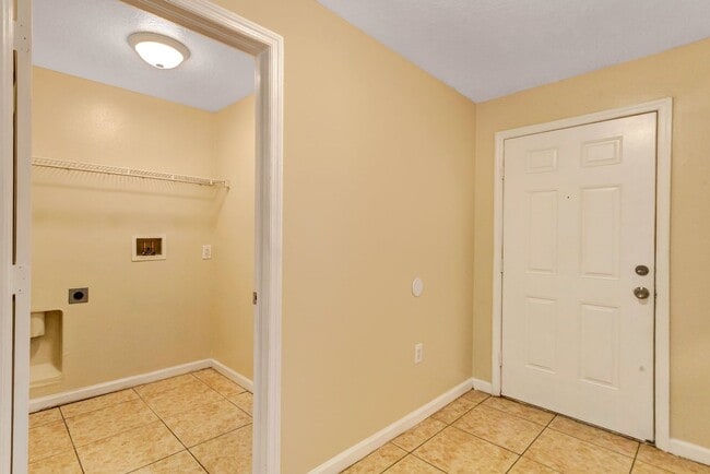 Building Photo - 3Bed 2Bath Single Family Home for Rent