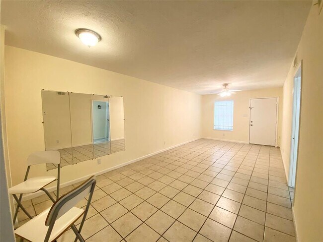 Foto del edificio - 1405 Shadowdale Dr