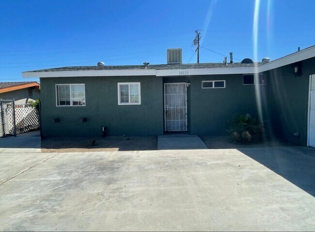 Foto del edificio - 14433 Mojave Ln