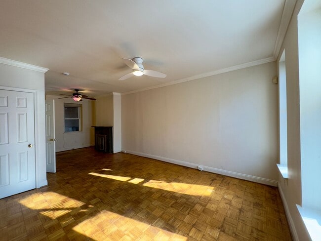 Building Photo - Large Four Bedroom Townhome in Pigtown