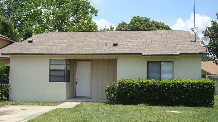 Foto principal - Convenient Location! 2/2 Duplex In Orlando!