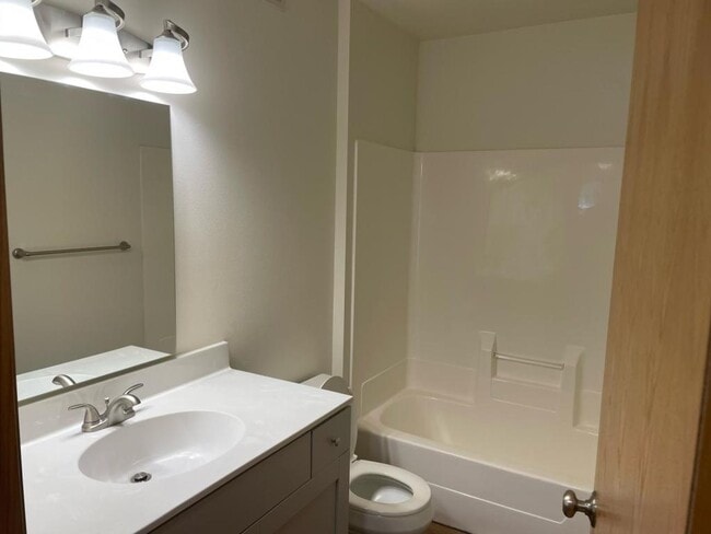 Building Photo - 318 Ryan St