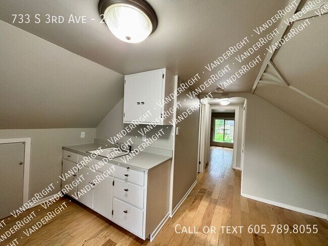Foto del edificio - 733 S 3rd Ave