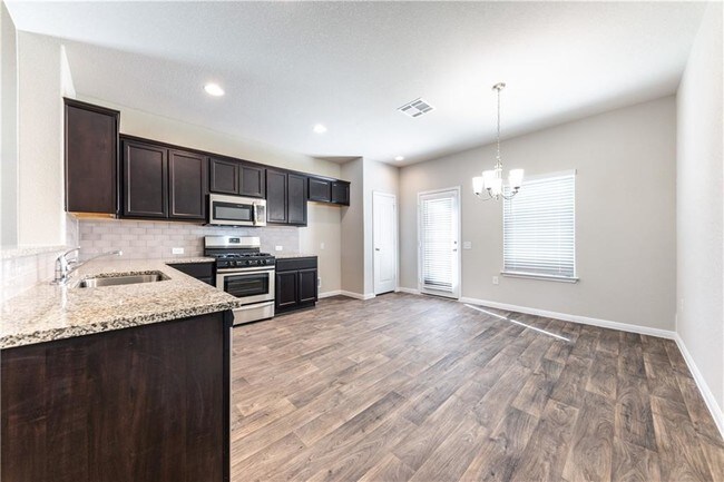 Building Photo - 1432 Maier Dr