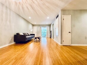 Building Photo - 3131 Cummins St