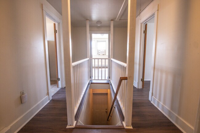 VISTA DEL ÁREA DE LA UNIDAD B - 813 N Market St