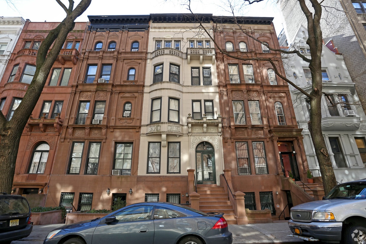Building Photo - 24 W 90th St