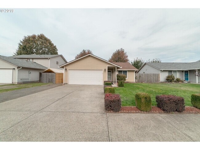 Foto del edificio - Great Home w/ 3 Bed and 2 Bath in Friendly...