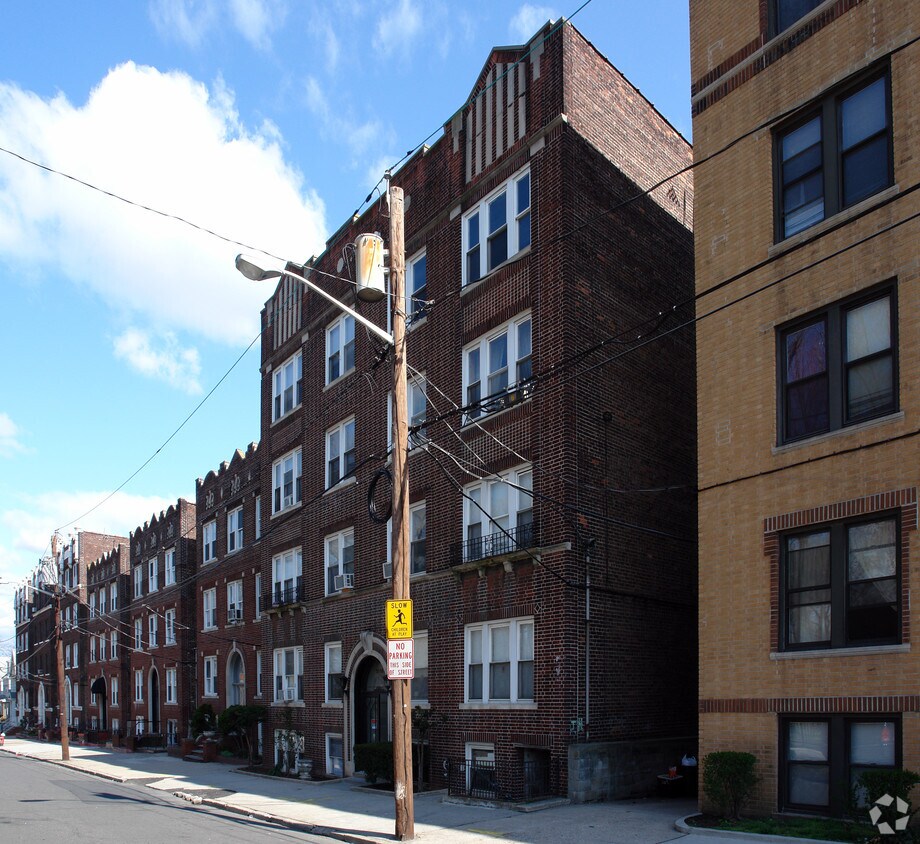 Primary Photo - 157-159 W 48th St